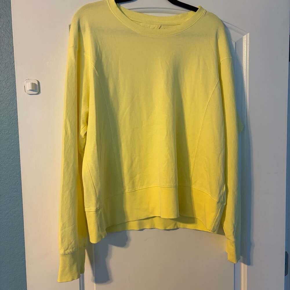 Athleta Sundown Motion Sweatshirt Size L Yellow Cutout Back Pullover